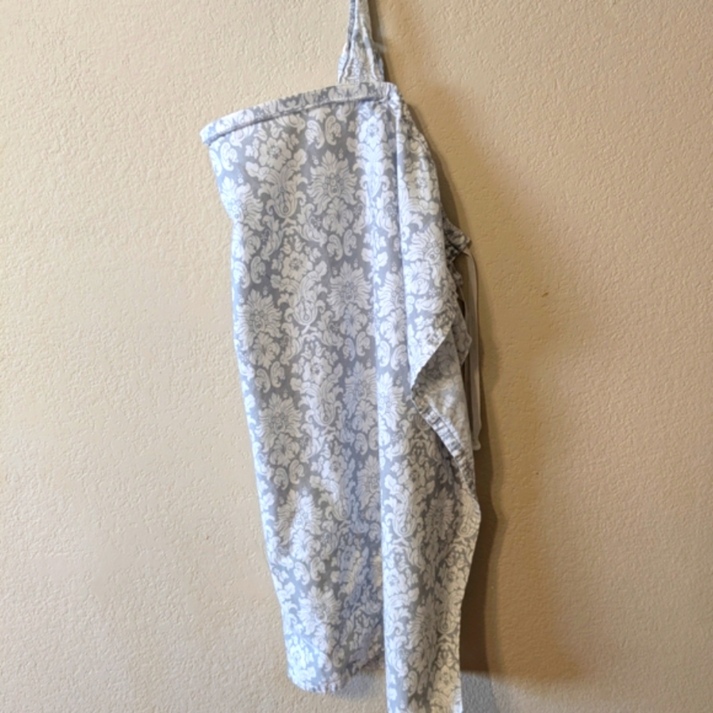 Elegant White and Gray Nursing Cover - Picture 4 of 10